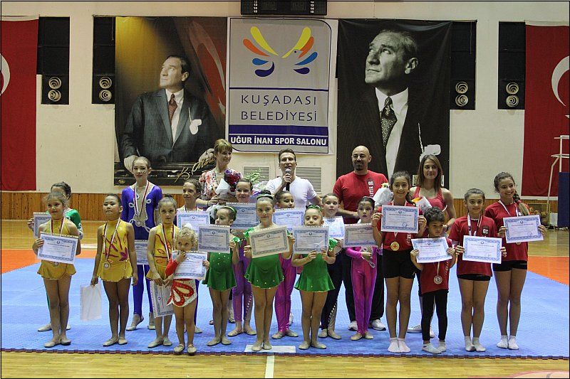 2013-2014 sezonun Ritmik Jimnastik gösterisi